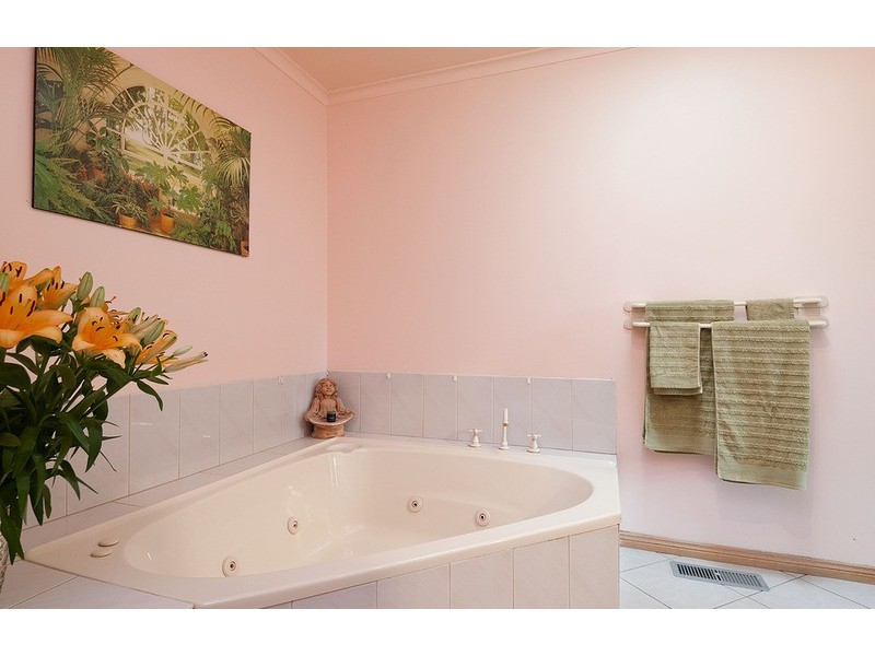 5 Amelia Court, Kilsyth VIC 3137