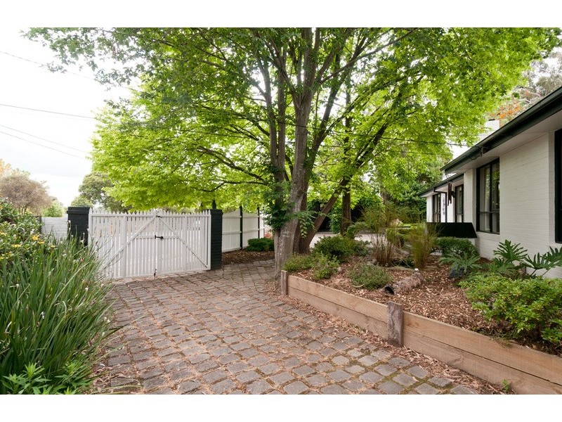 5 Amelia Court, Kilsyth VIC 3137