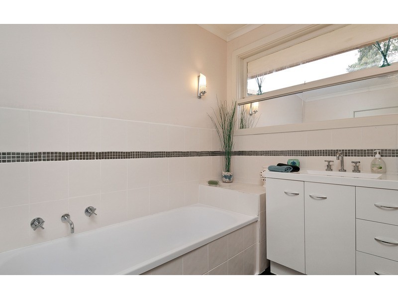 68 Meadowgate Drive, Chirnside Park VIC 3116