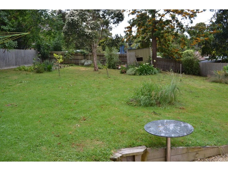 15 Selina Avenue, Mooroolbark VIC 3138