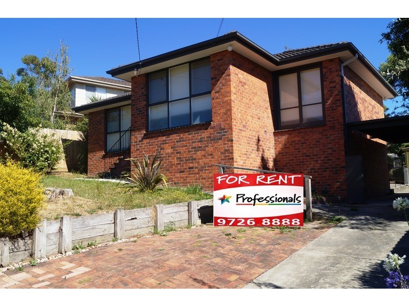 15 Selina Avenue, Mooroolbark VIC 3138