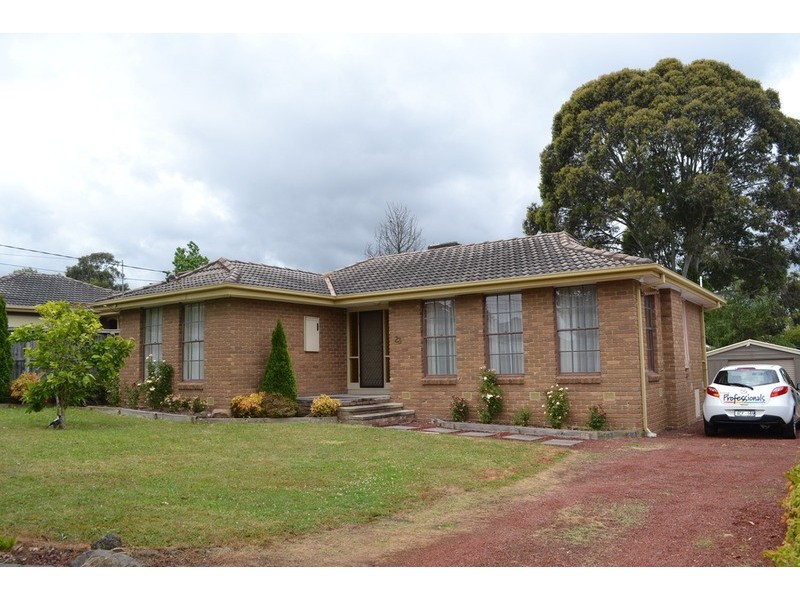 23 Thomas Street, Croydon South VIC 3136