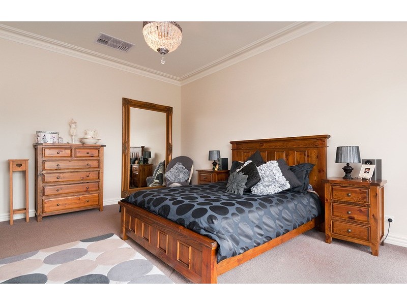 18 Sirocco Court, Wandin North VIC 3139