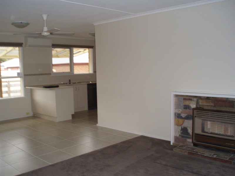 1/59 Dryden Concourse, Mooroolbark VIC 3138