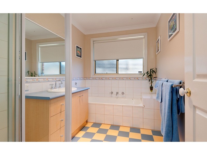 4 Pinnacle Rise, Lilydale VIC 3140