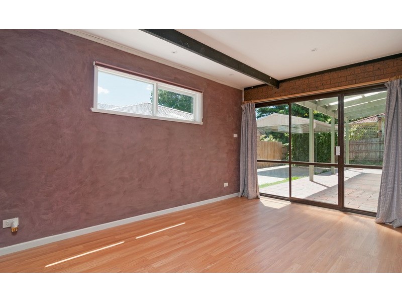 27 Mountfield  Road, Kilsyth VIC 3137