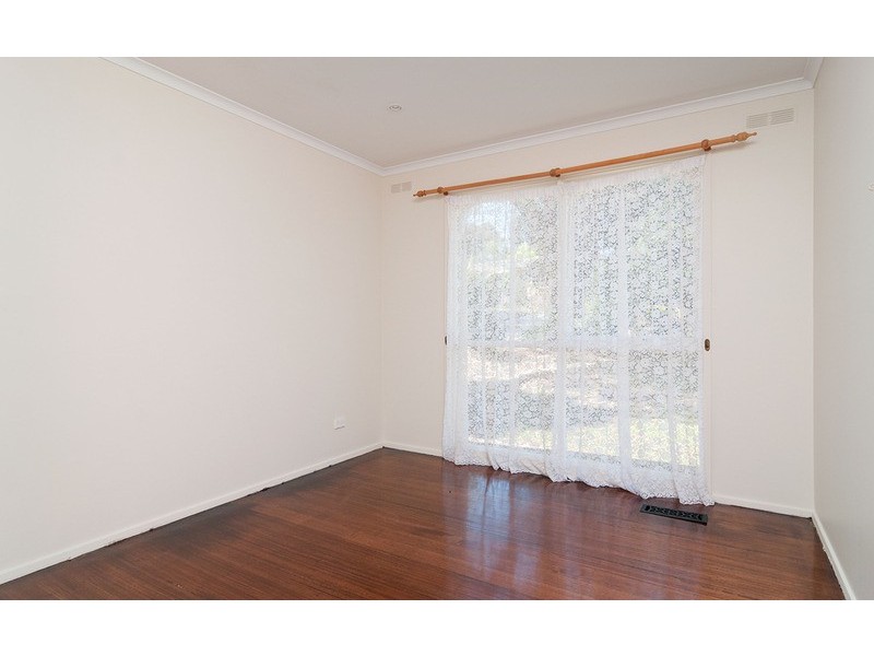 27 Mountfield  Road, Kilsyth VIC 3137