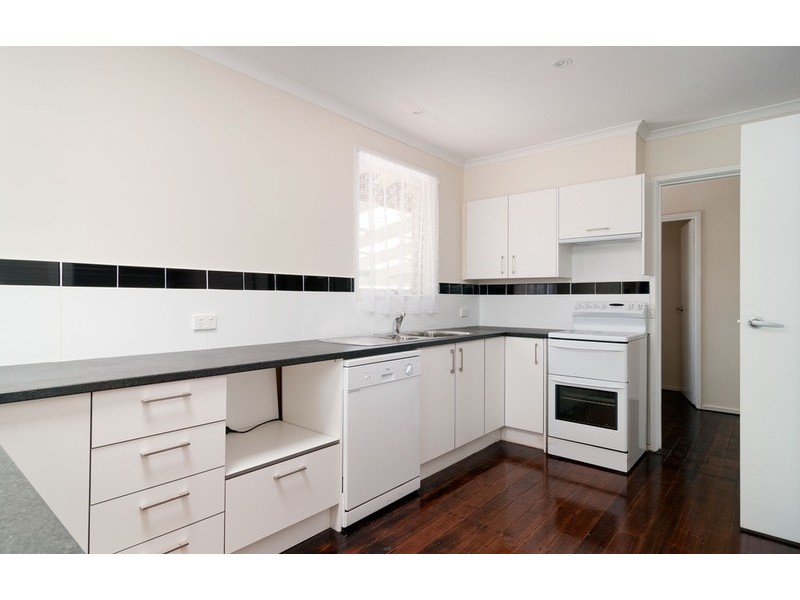27 Mountfield  Road, Kilsyth VIC 3137