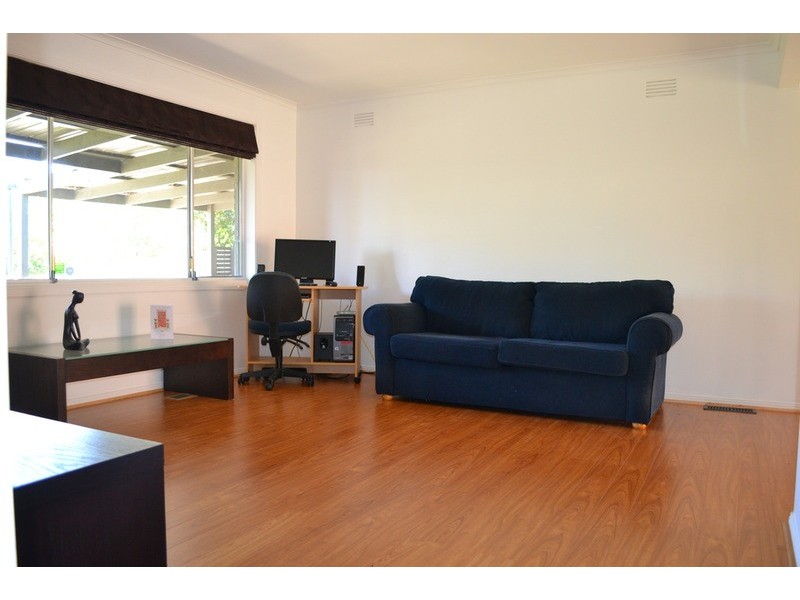 6 Wimbledon  Court, Mooroolbark VIC 3138