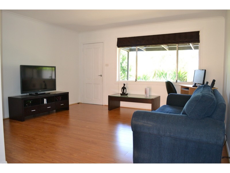 6 Wimbledon  Court, Mooroolbark VIC 3138