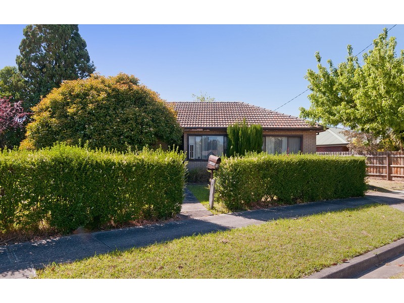 19 Diane Crescent, Mooroolbark VIC 3138