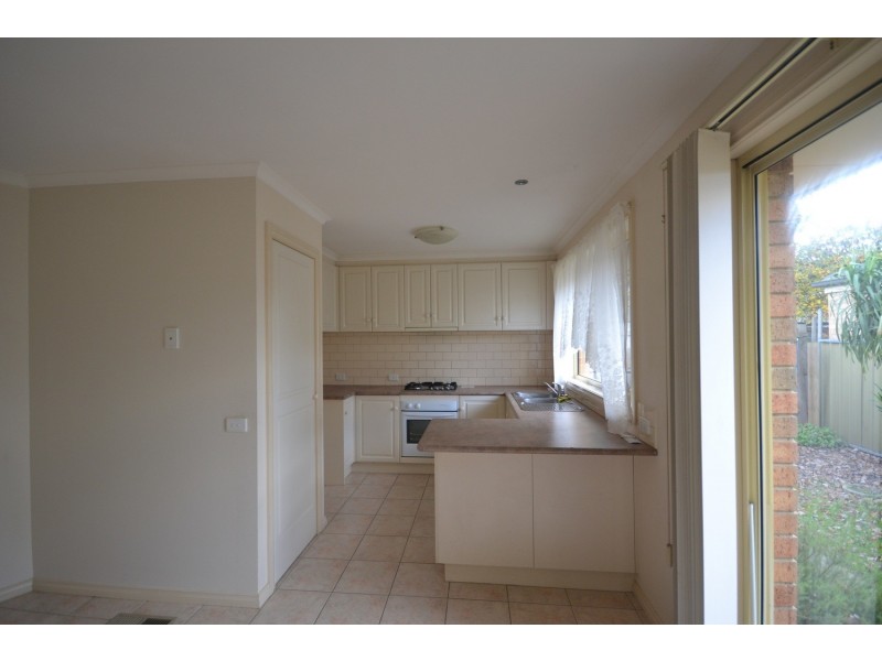 3/12 Railway Crescent, Croydon VIC 3136