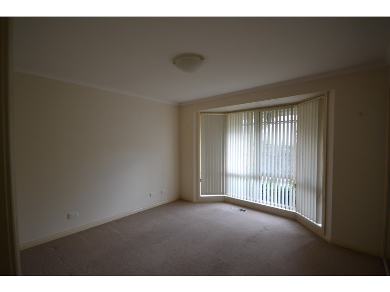 3/12 Railway Crescent, Croydon VIC 3136