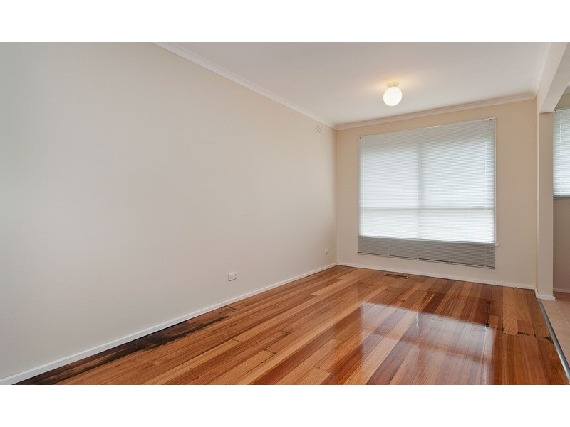 1/8 Pembroke Road, Mooroolbark VIC 3138