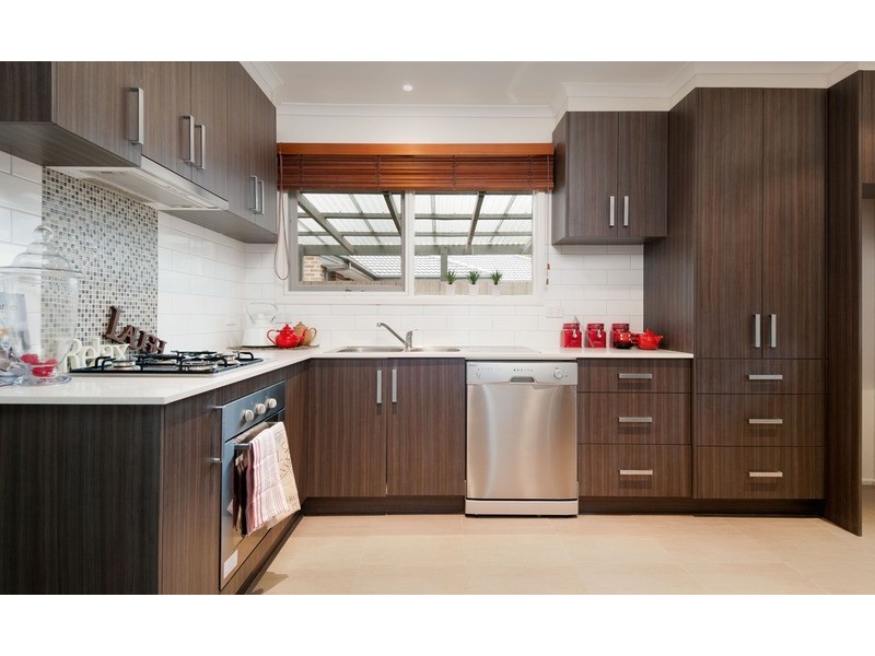 56 Longfellow Avenue, Mooroolbark VIC 3138