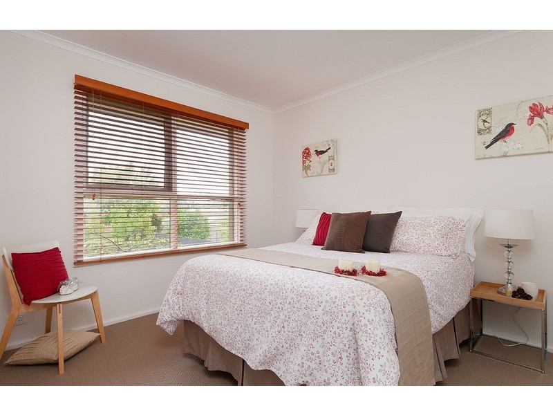 56 Longfellow Avenue, Mooroolbark VIC 3138