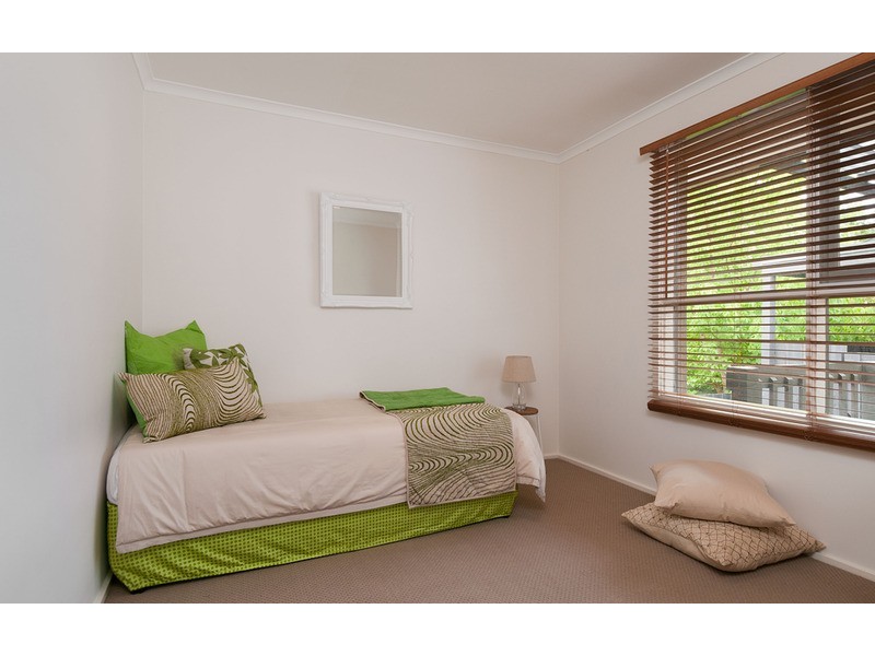 56 Longfellow Avenue, Mooroolbark VIC 3138