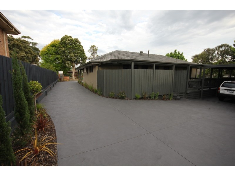 56 Longfellow Avenue, Mooroolbark VIC 3138