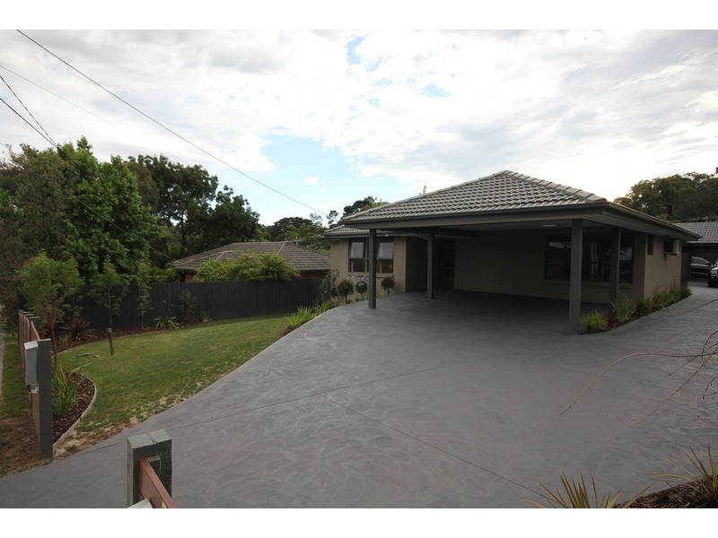 56 Longfellow Avenue, Mooroolbark VIC 3138