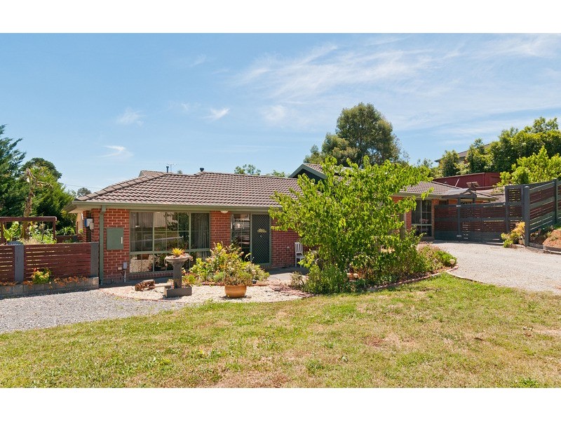 13 Green Street, Mooroolbark VIC 3138