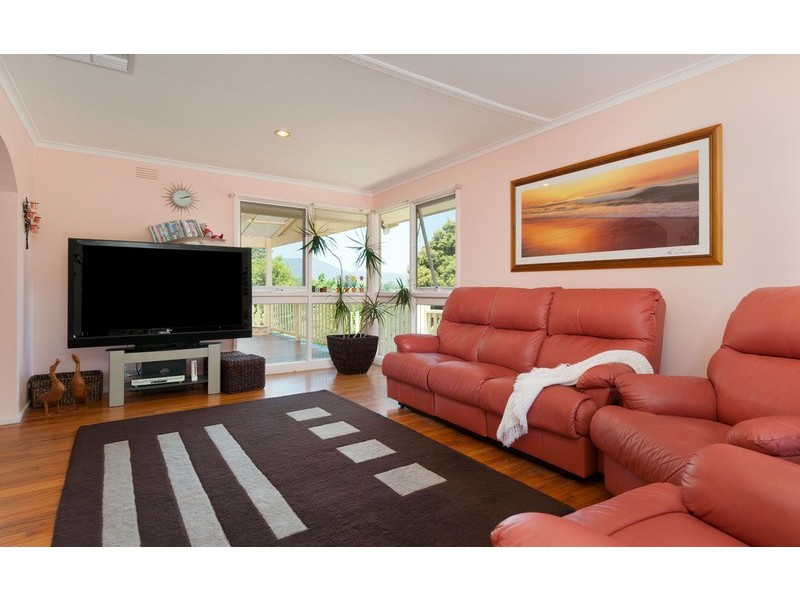 13 Alawara Drive, Mooroolbark VIC 3138