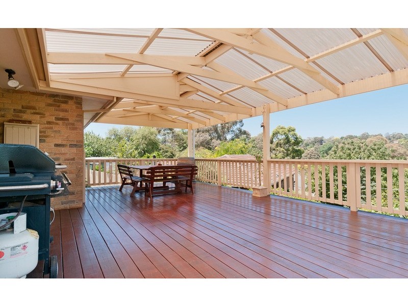 13 Alawara Drive, Mooroolbark VIC 3138