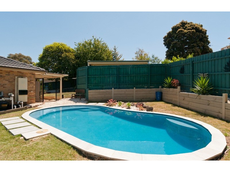 13 Alawara Drive, Mooroolbark VIC 3138