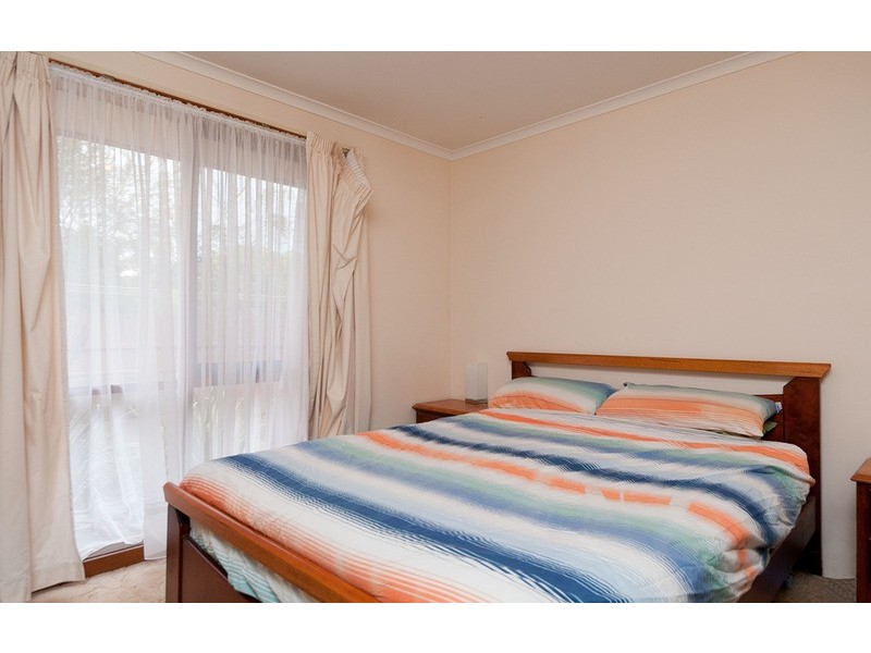 3 Honeysuckle  Walk, Croydon South VIC 3136