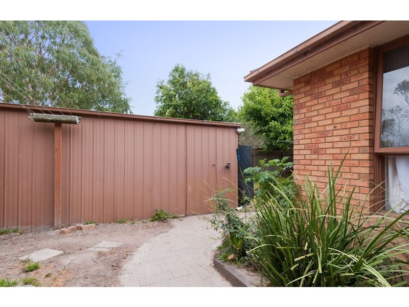 3 Honeysuckle  Walk, Croydon South VIC 3136