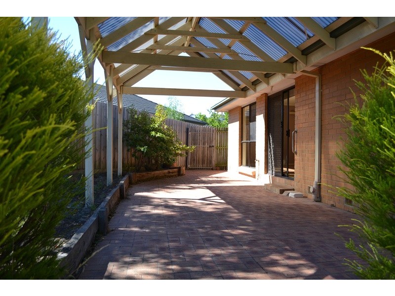 4 Bond Court, Croydon VIC 3136