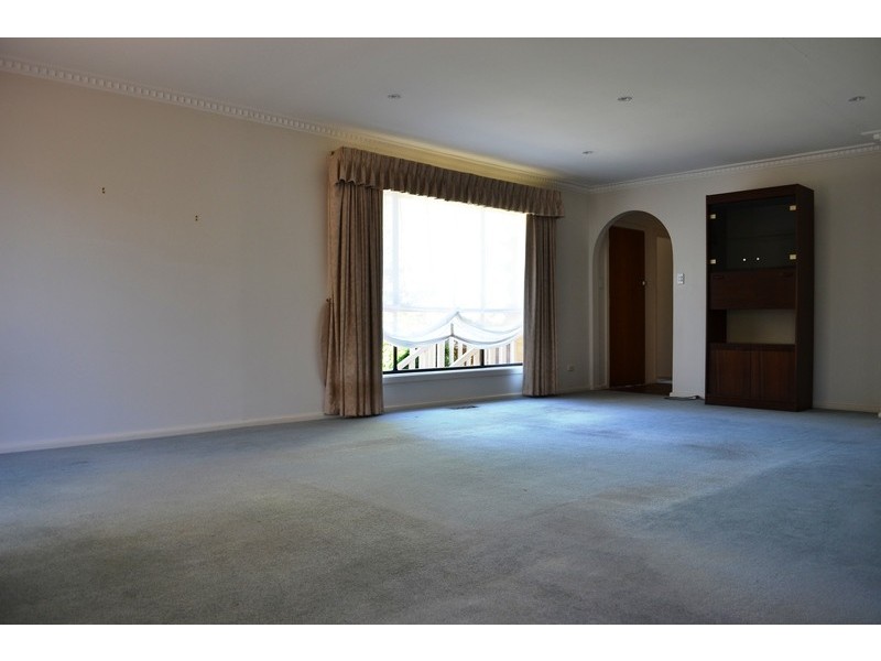 4 Bond Court, Croydon VIC 3136