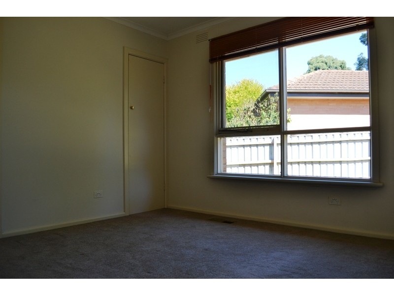 4 Bond Court, Croydon VIC 3136