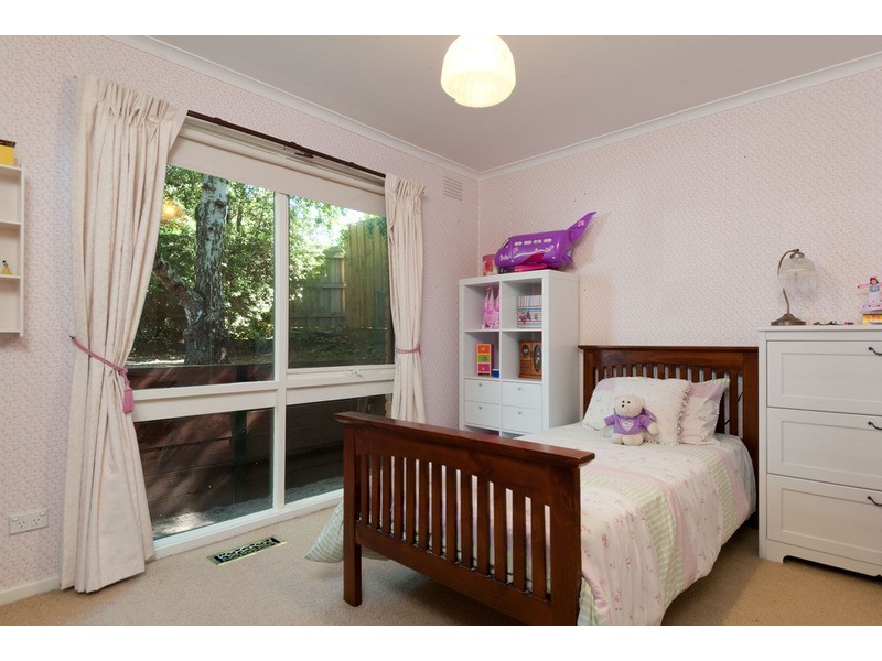2 Dargie Place, Mooroolbark VIC 3138