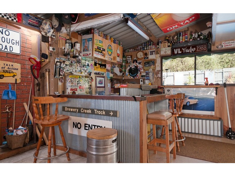 2 Dargie Place, Mooroolbark VIC 3138