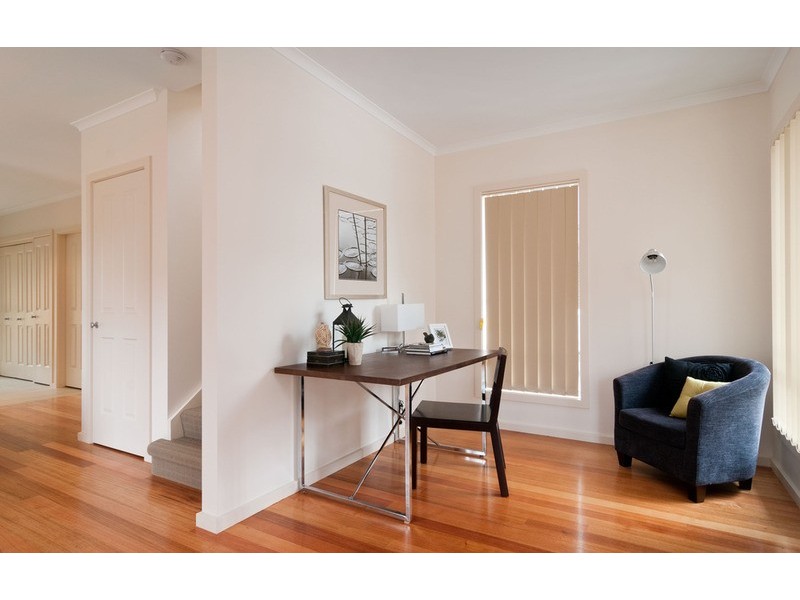 9/15-17 Manchester Road, Mooroolbark VIC 3138