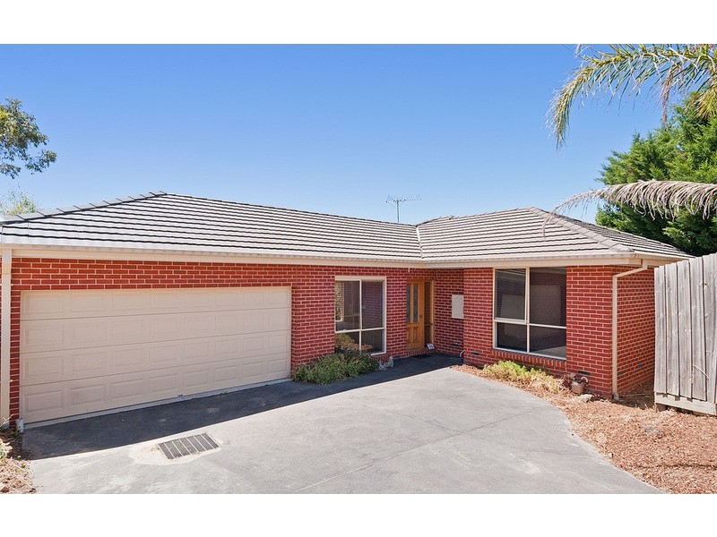 15a Sheldon Avenue, Mooroolbark VIC 3138