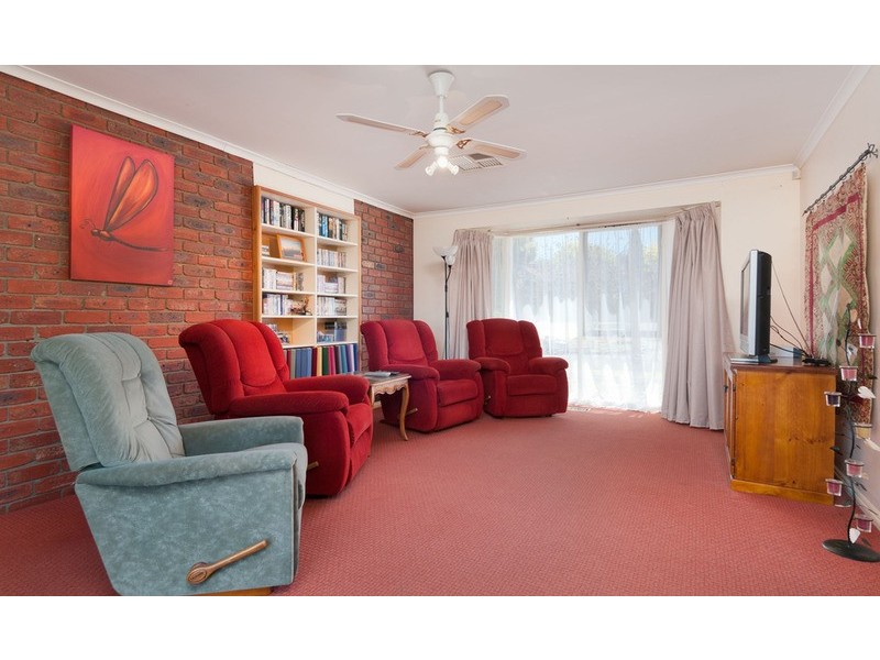 60 Landscape Drive, Mooroolbark VIC 3138