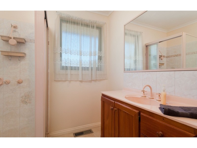 60 Landscape Drive, Mooroolbark VIC 3138