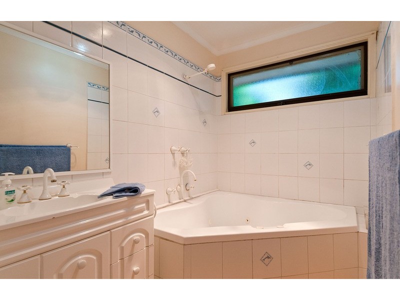 60 Landscape Drive, Mooroolbark VIC 3138