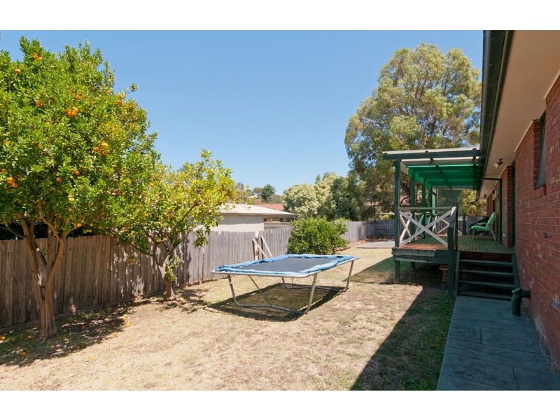 60 Landscape Drive, Mooroolbark VIC 3138