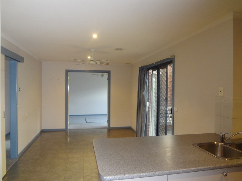 5 Charlwood Drive, Mooroolbark VIC 3138