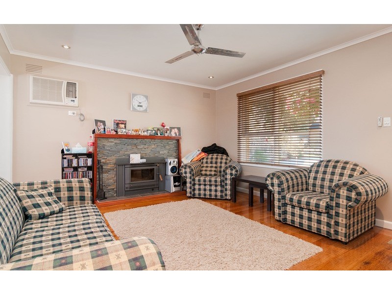 5 Lawson  Road, Mooroolbark VIC 3138