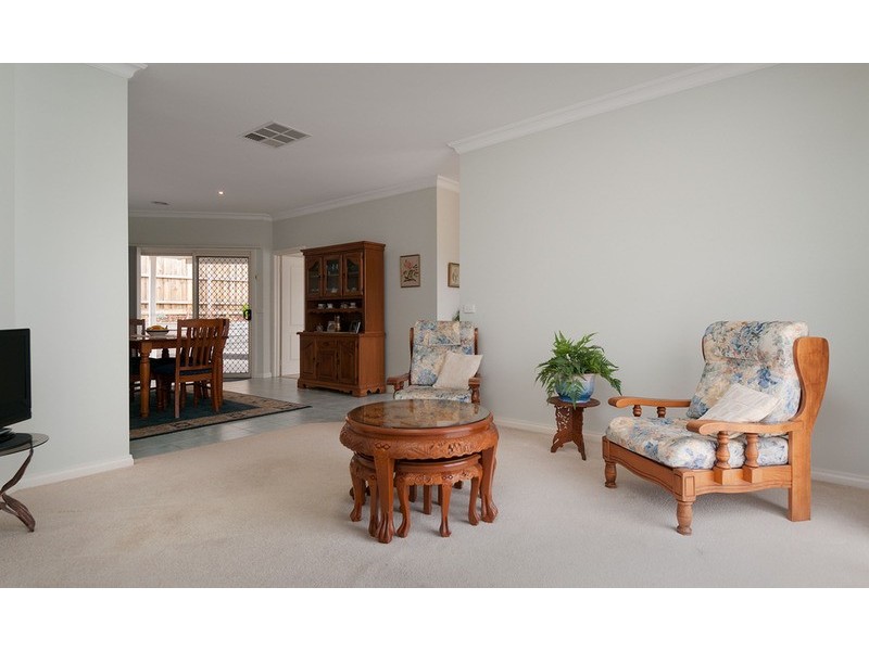 2/64 Cardigan Road, Mooroolbark VIC 3138