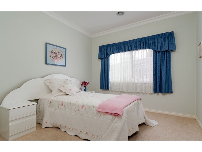 2/64 Cardigan Road, Mooroolbark VIC 3138