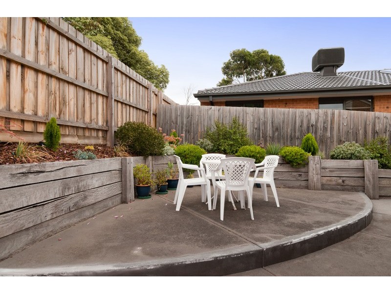 2/64 Cardigan Road, Mooroolbark VIC 3138