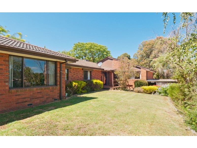2 Drysdale Place, Mooroolbark VIC 3138