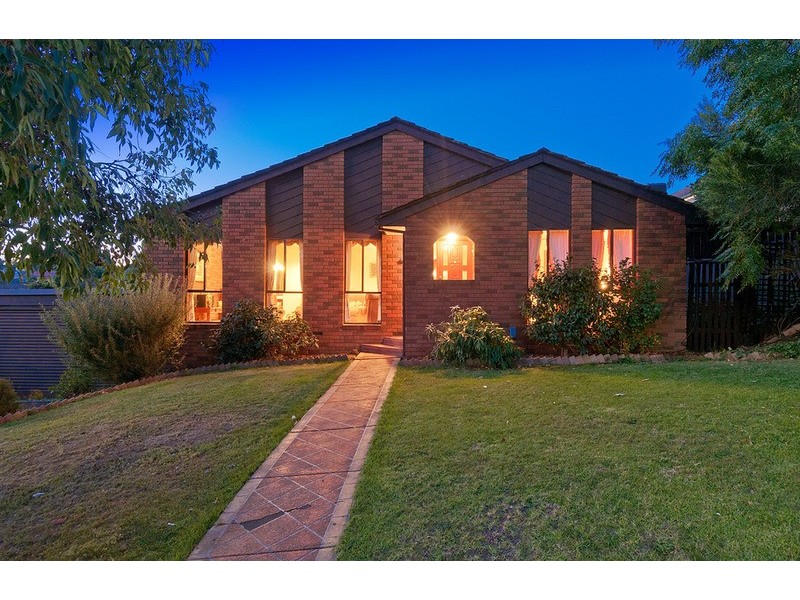 2 Drysdale Place, Mooroolbark VIC 3138