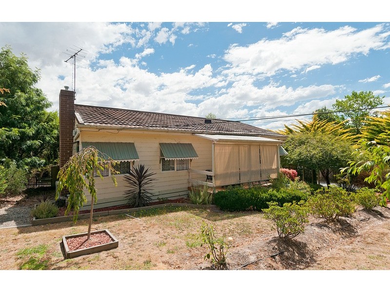 21 Alford Avenue, Mooroolbark VIC 3138