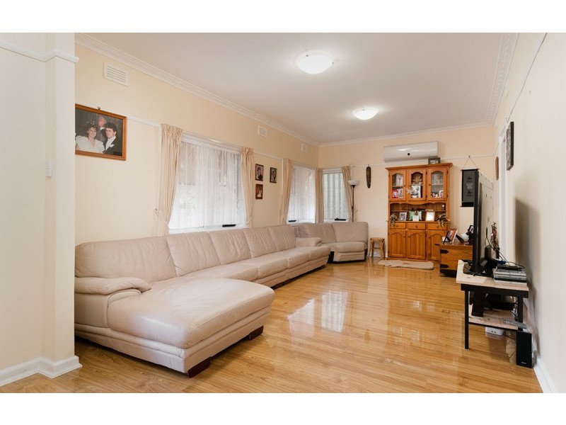 21 Alford Avenue, Mooroolbark VIC 3138