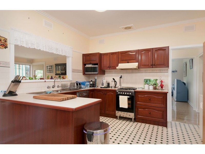 21 Alford Avenue, Mooroolbark VIC 3138